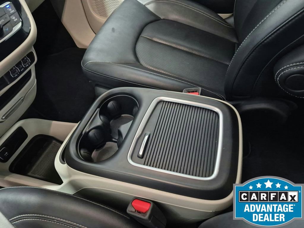 Used 2024 Chrysler Pacifica Touring-L image 26