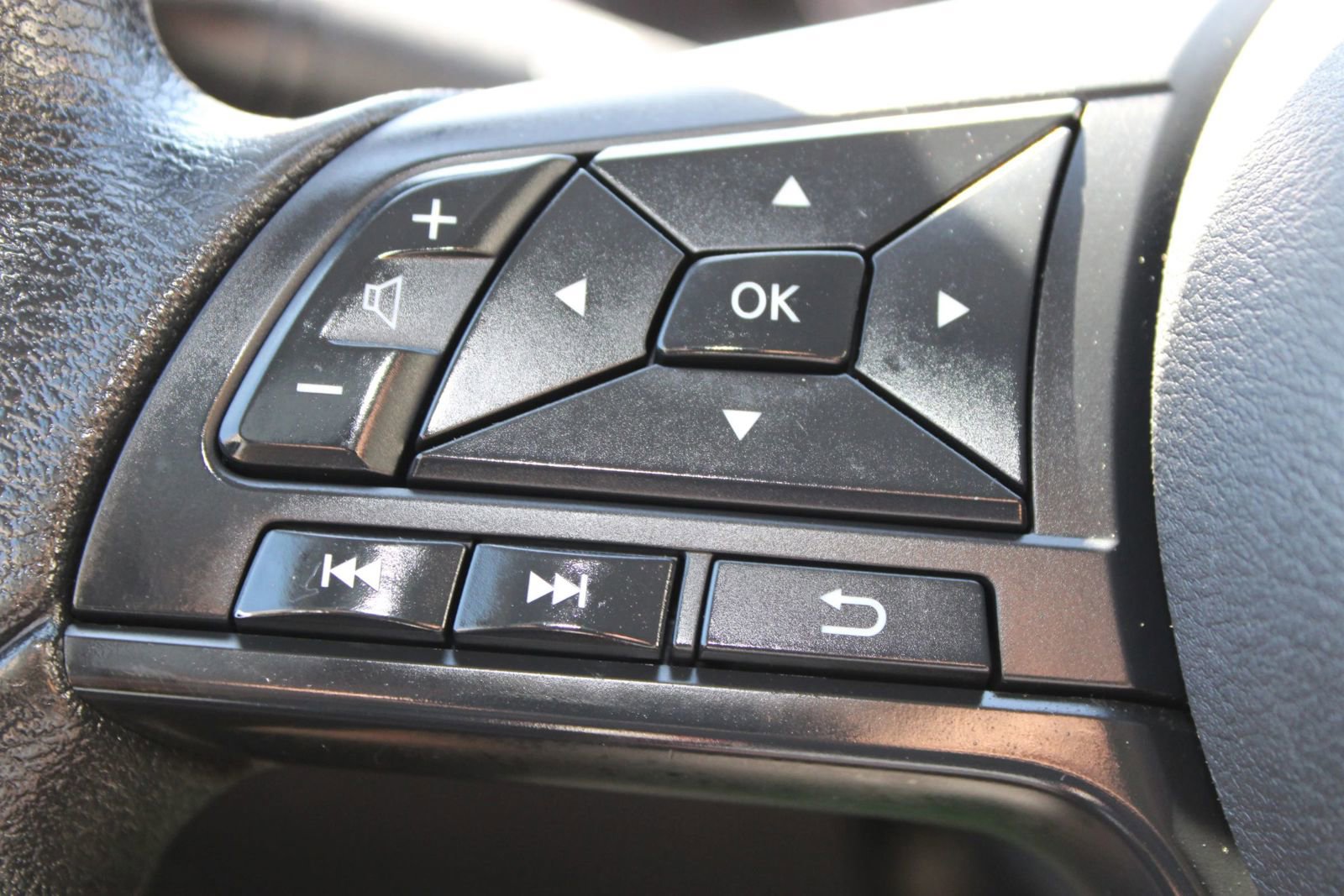 Used 2024 Nissan Altima 2.5 S image 28