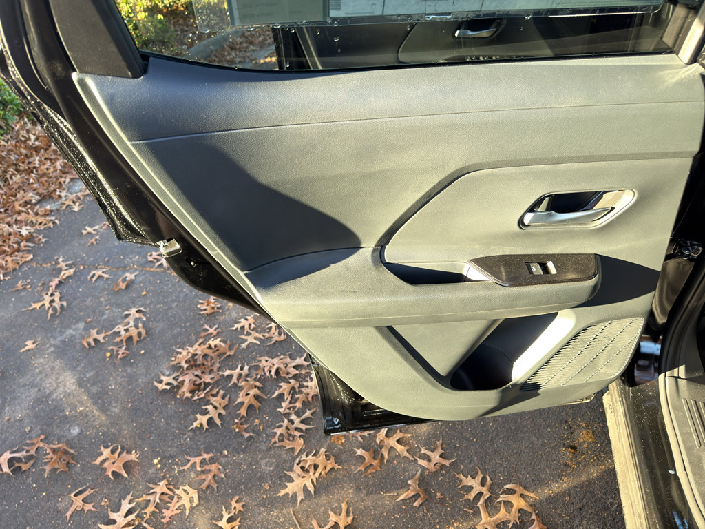 New 2026 Nissan Kicks SR w/ Cold Weather Package image 31