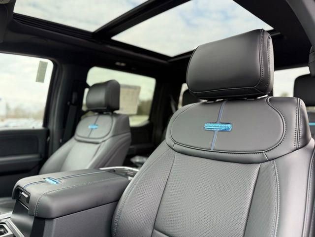 New 2026 Ford F350 Platinum w/ Tremor Off-Road Package image 19