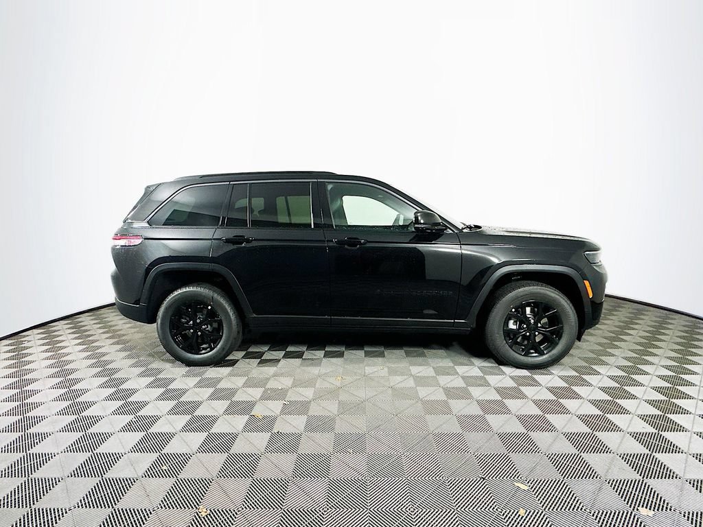 New 2026 Jeep Grand Cherokee Altitude AWD/4WD image 11