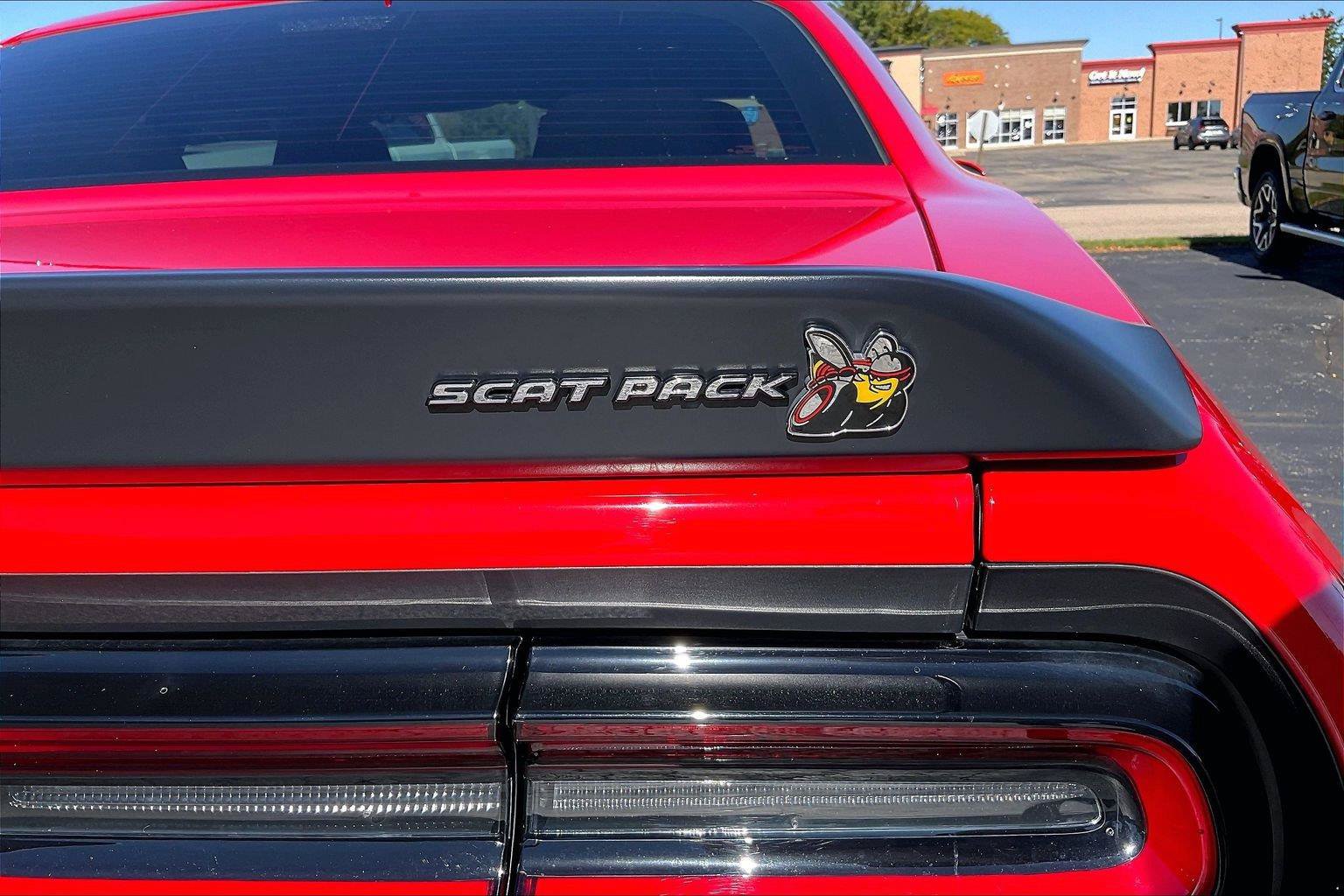 Used 2022 Dodge Challenger R/T Scat Pack w/ Driver Convenience Group RWD image 9