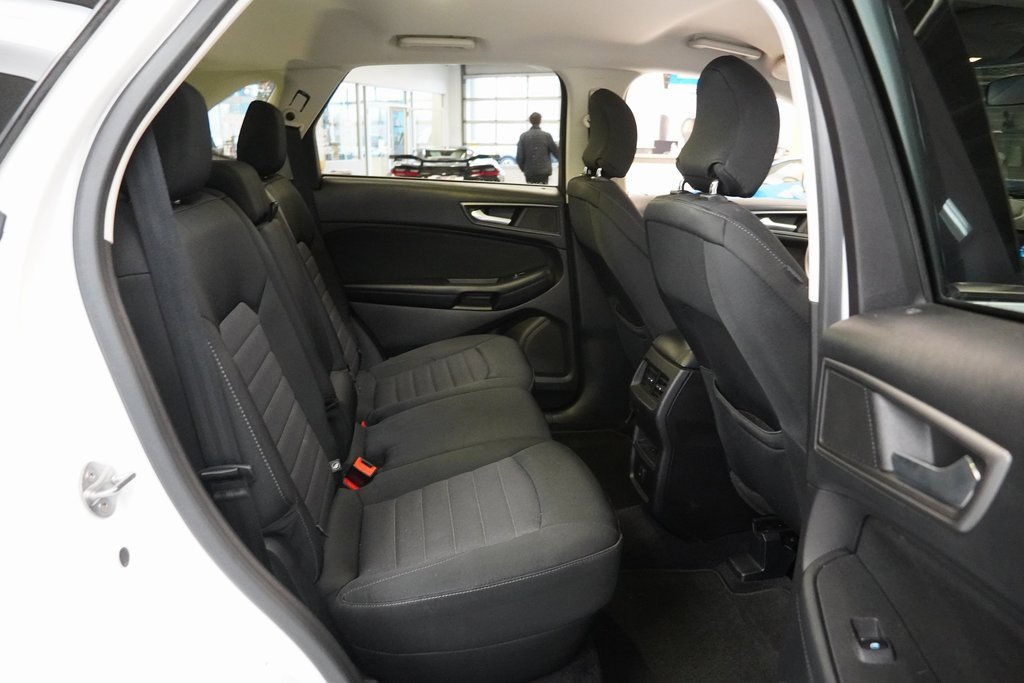 Used 2015 Ford Edge SE image 28