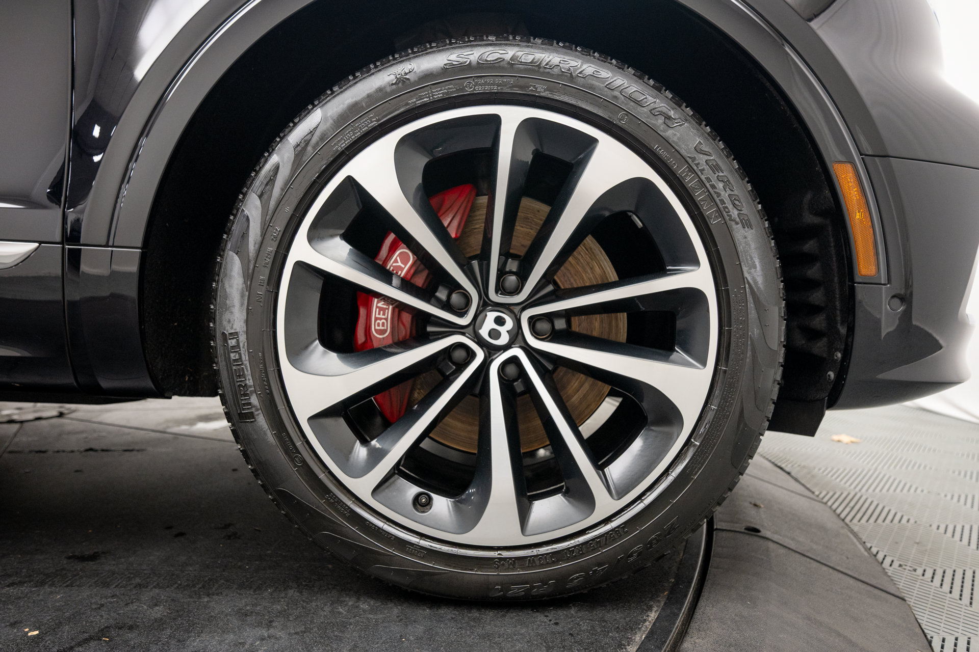 Certified 2022 Bentley Bentayga AWD/4WD image 37