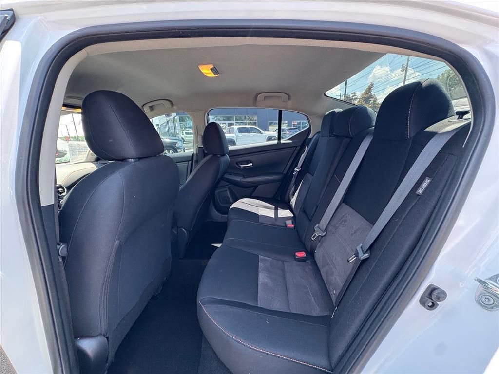 Certified 2021 Nissan Sentra SR w/ Lighting Package FWD image 11