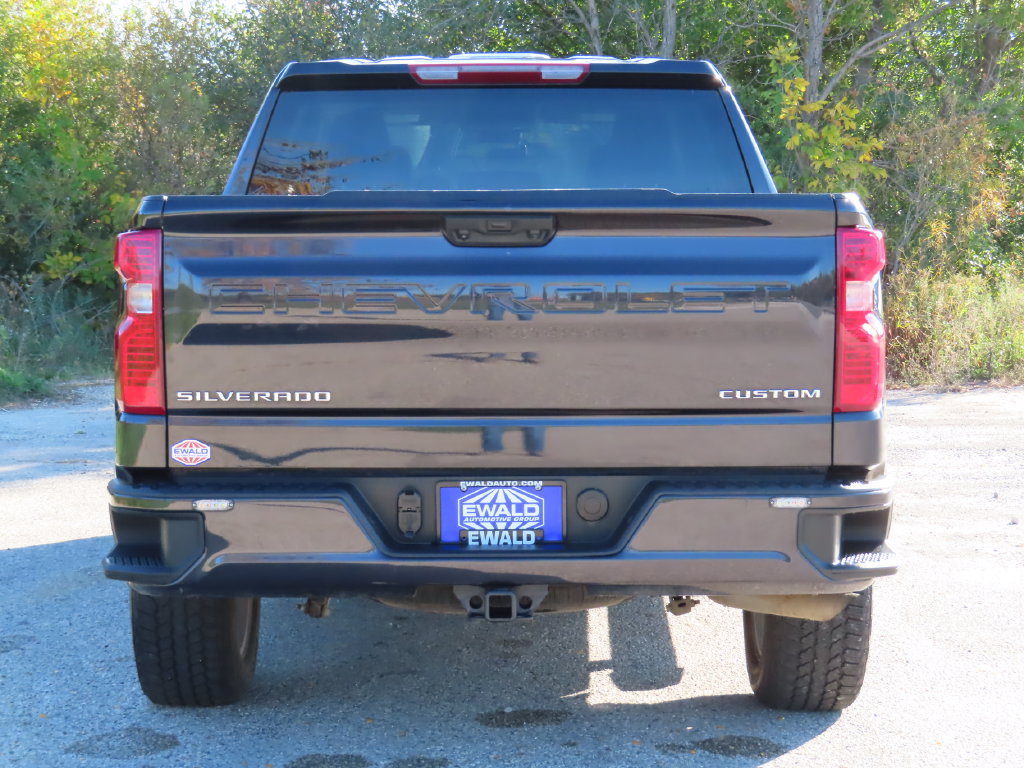 Used 2023 Chevrolet Silverado 1500 Custom AWD/4WD image 17