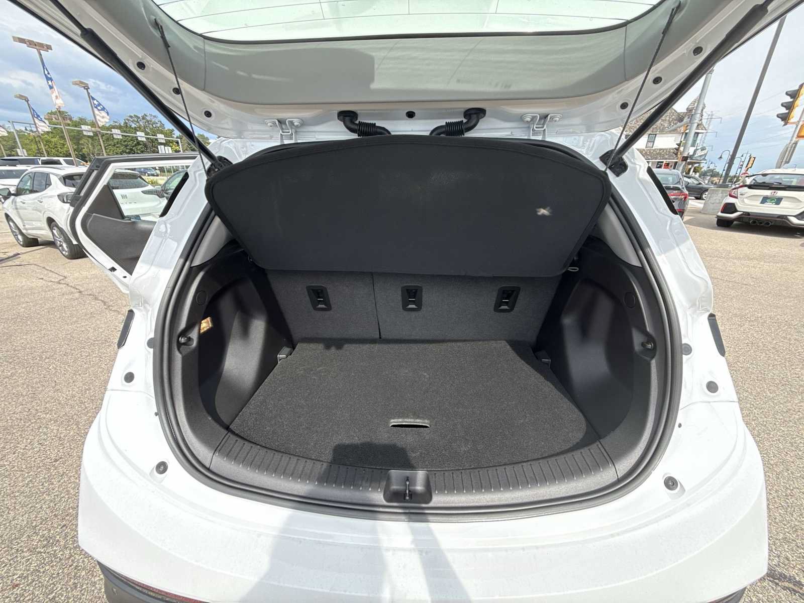 Certified 2022 Chevrolet Bolt LT w/ Infotainment Package FWD image 25
