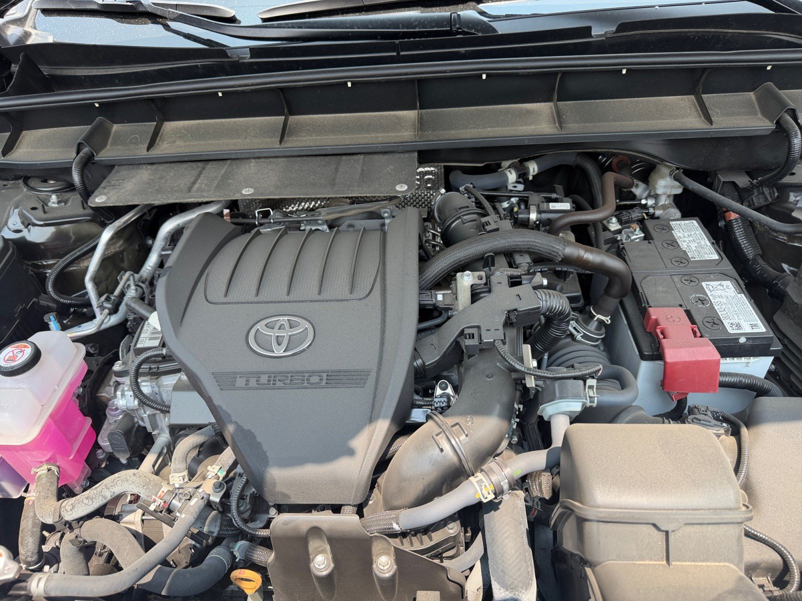 Used 2024 Toyota Highlander LE AWD/4WD image 22