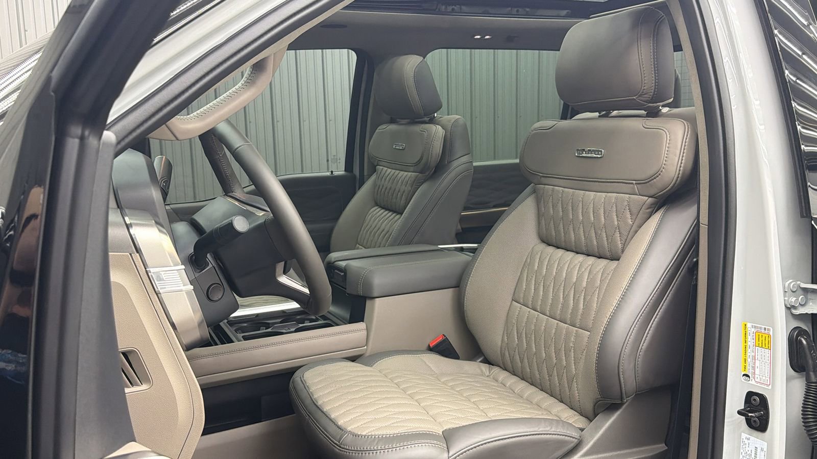 Used 2026 Ford F450 Platinum w/ Platinum Plus Package image 35