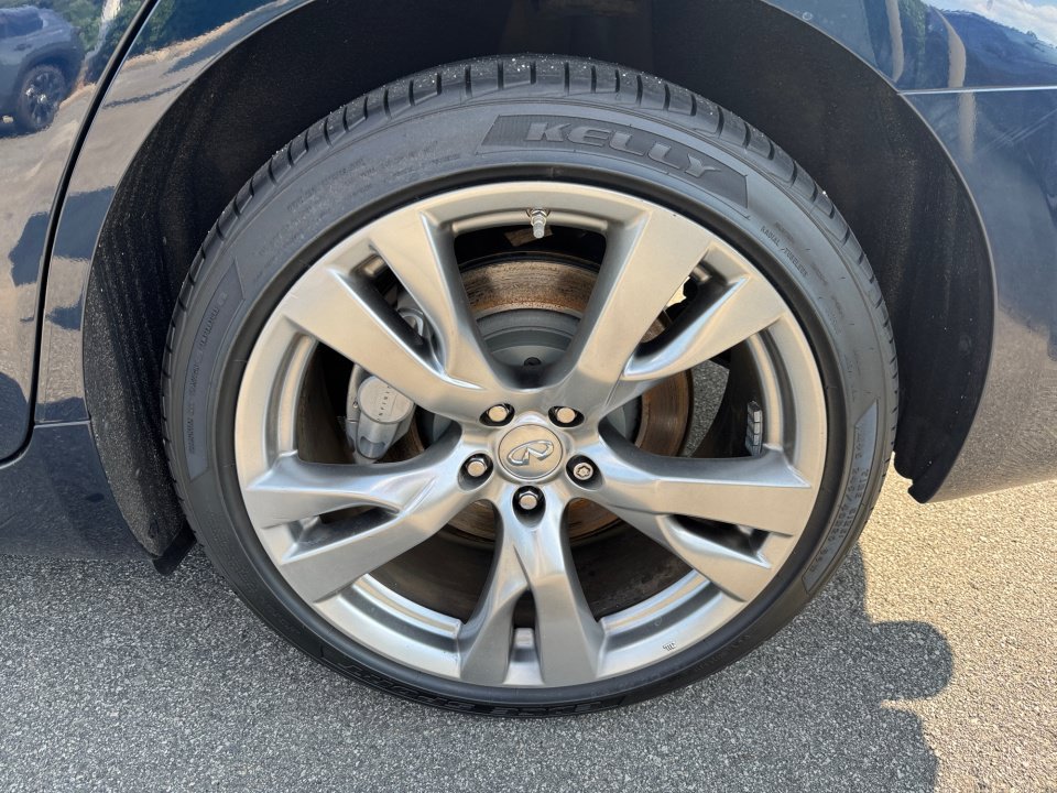 Used 2015 INFINITI Q70 3.7 w/ Sport Package AWD/4WD image 26