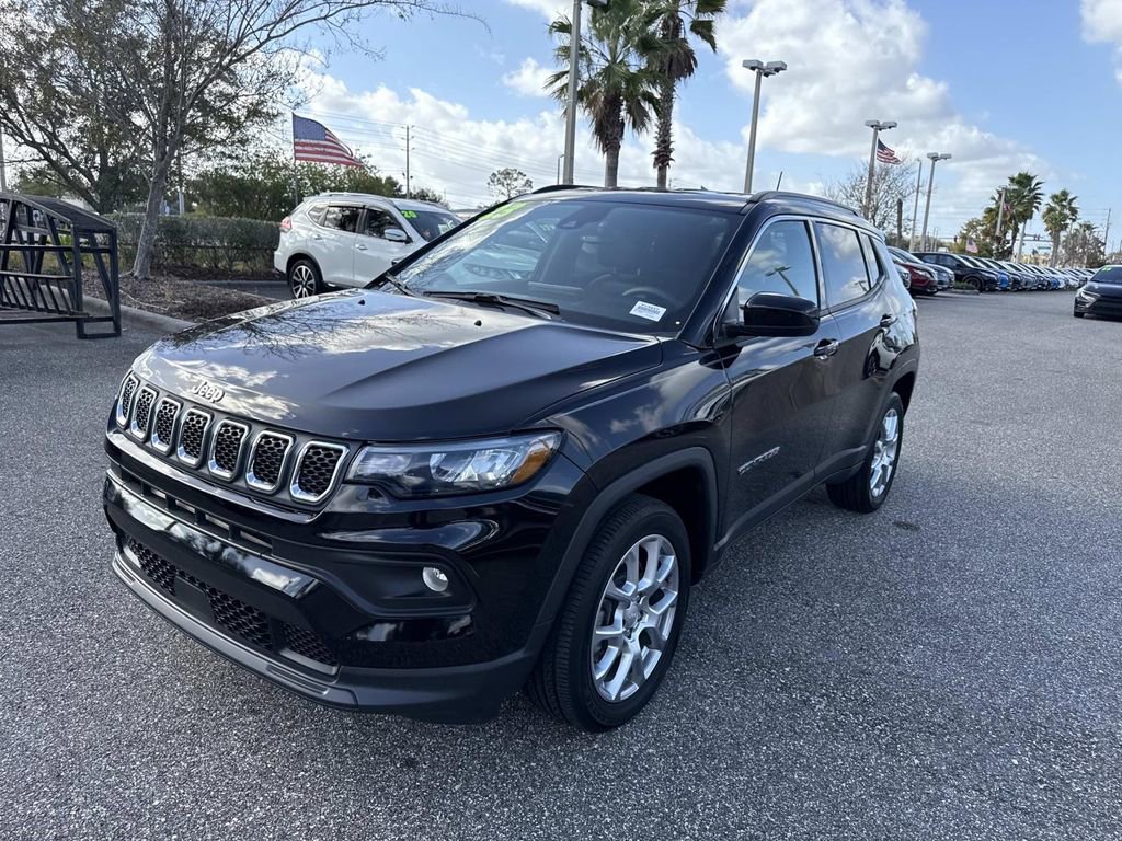 Used 2023 Jeep Compass Latitude image 8