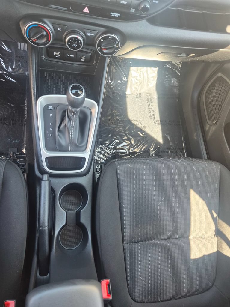Used 2026 Hyundai Venue SE FWD image 16