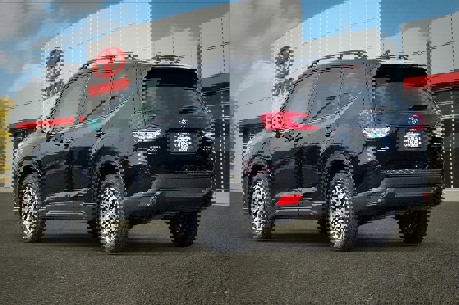 Used 2022 Subaru Forester Premium image 5