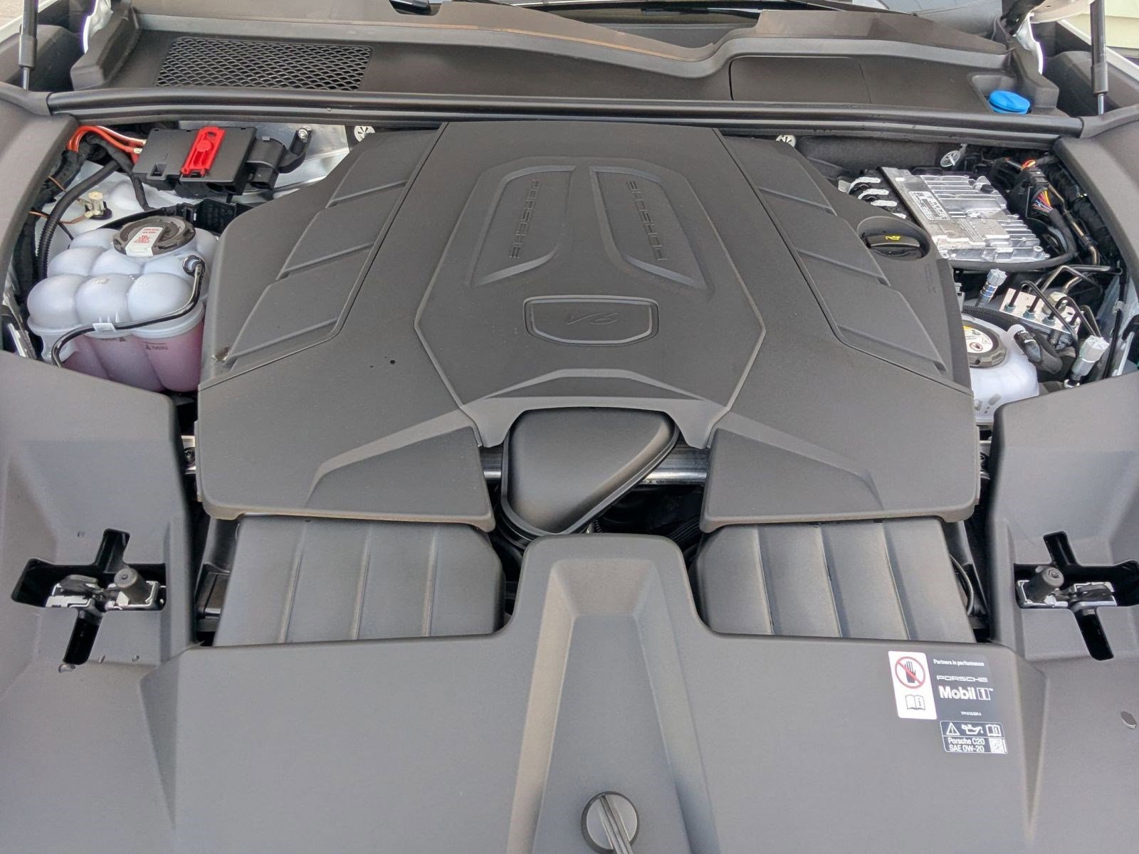 New 2026 Porsche Cayenne E-Hybrid image 28