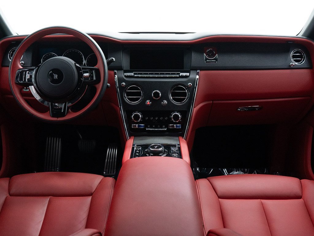 Certified 2024 Rolls-Royce Cullinan image 33