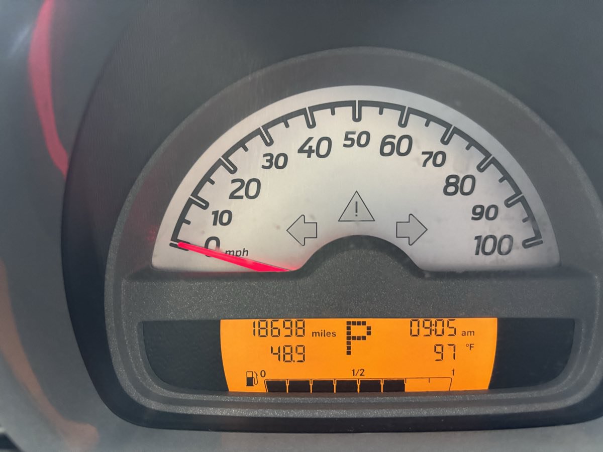 Used 2009 smart fortwo pure RWD image 18