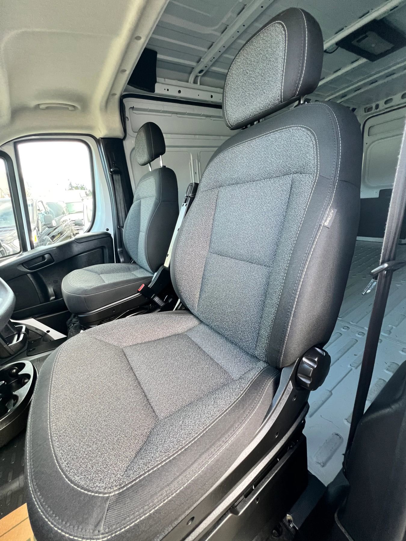 Used 2023 RAM ProMaster 2500 image 10