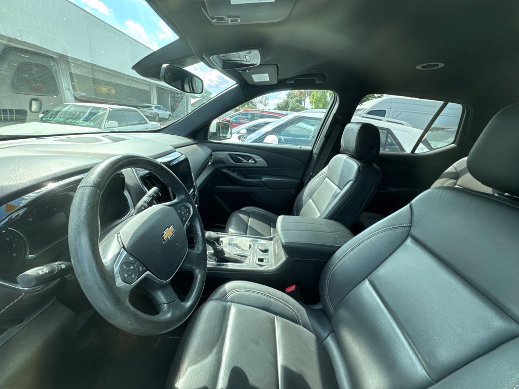 Used 2022 Chevrolet Traverse LT FWD image 25