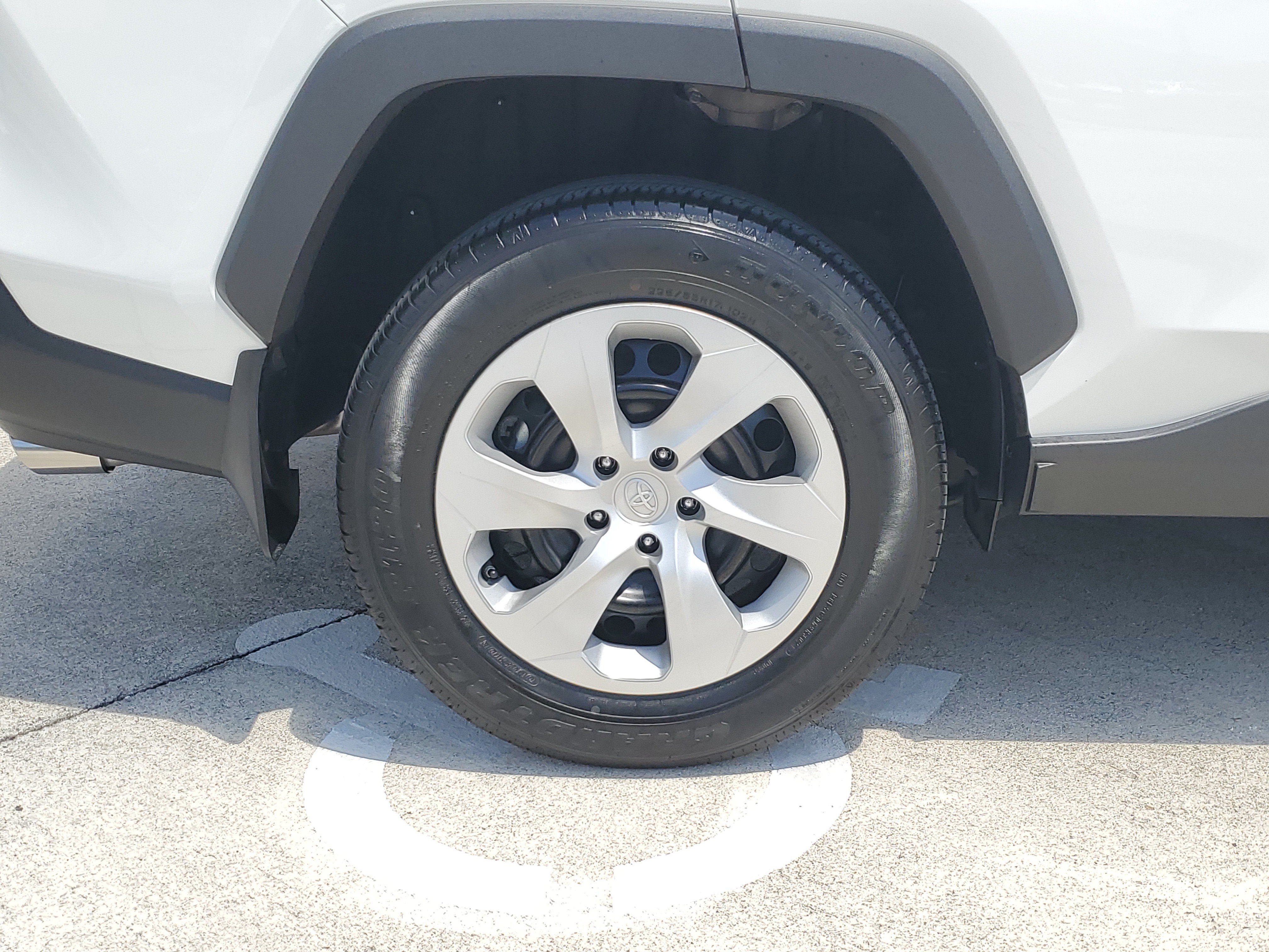 Used 2024 Toyota RAV4 LE FWD image 7