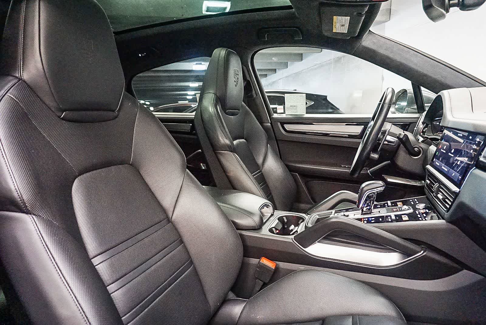 Certified 2022 Porsche Cayenne Turbo AWD/4WD image 17