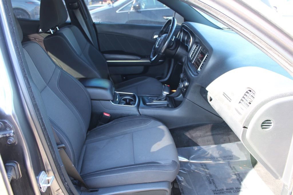 Used 2018 Dodge Charger R/T image 17