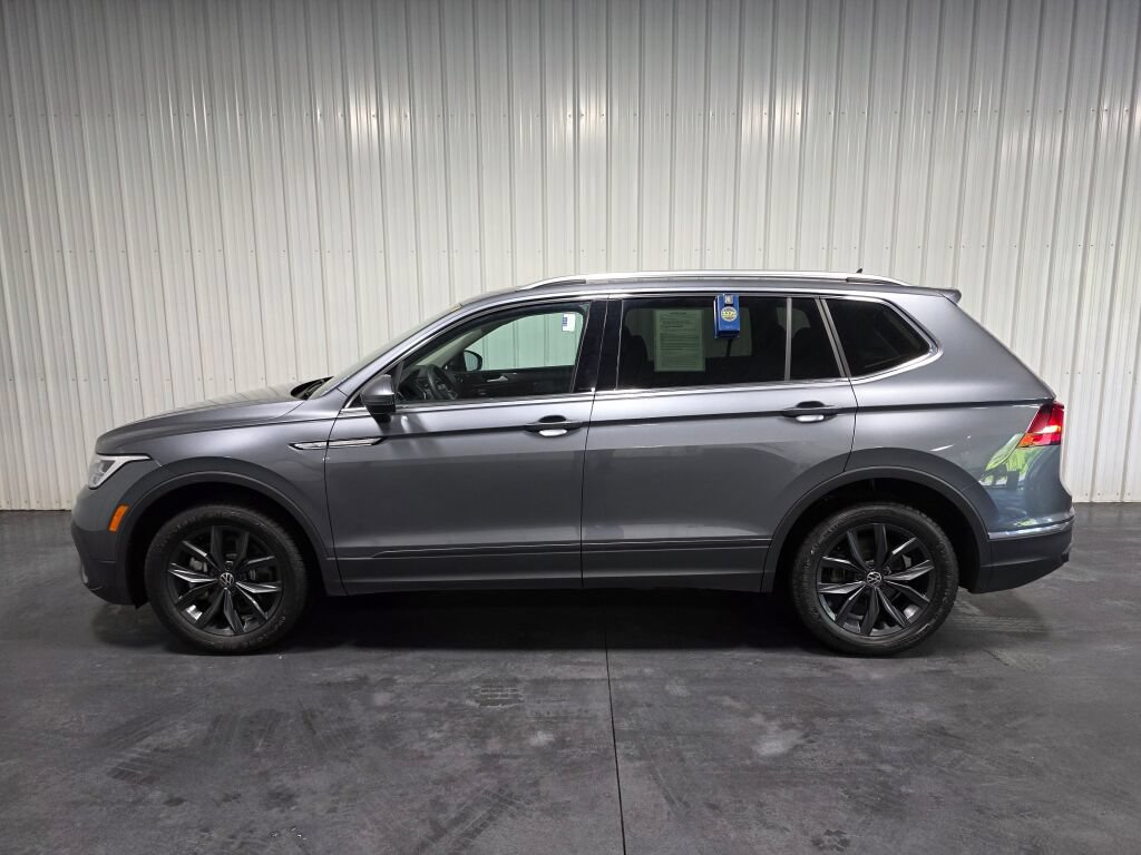 Used 2024 Volkswagen Tiguan SE AWD/4WD image 4