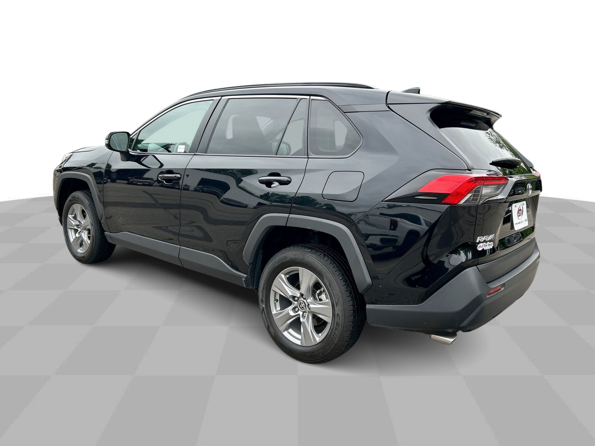 Used 2024 Toyota RAV4 XLE w/ Weather Package AWD/4WD image 7