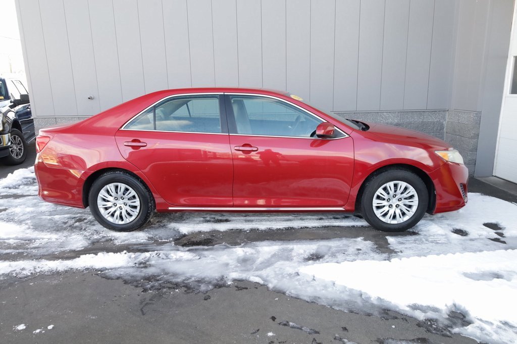 Used 2013 Toyota Camry LE image 13