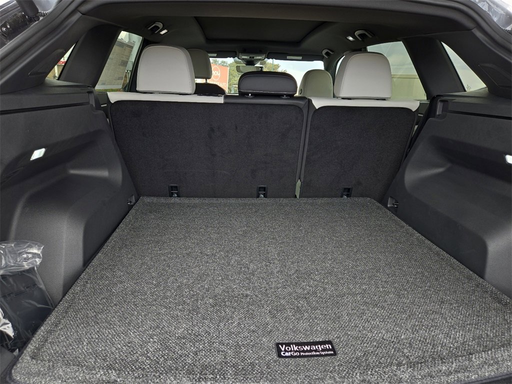 New 2025 Volkswagen Atlas Cross Sport SEL Premium R-Line image 14