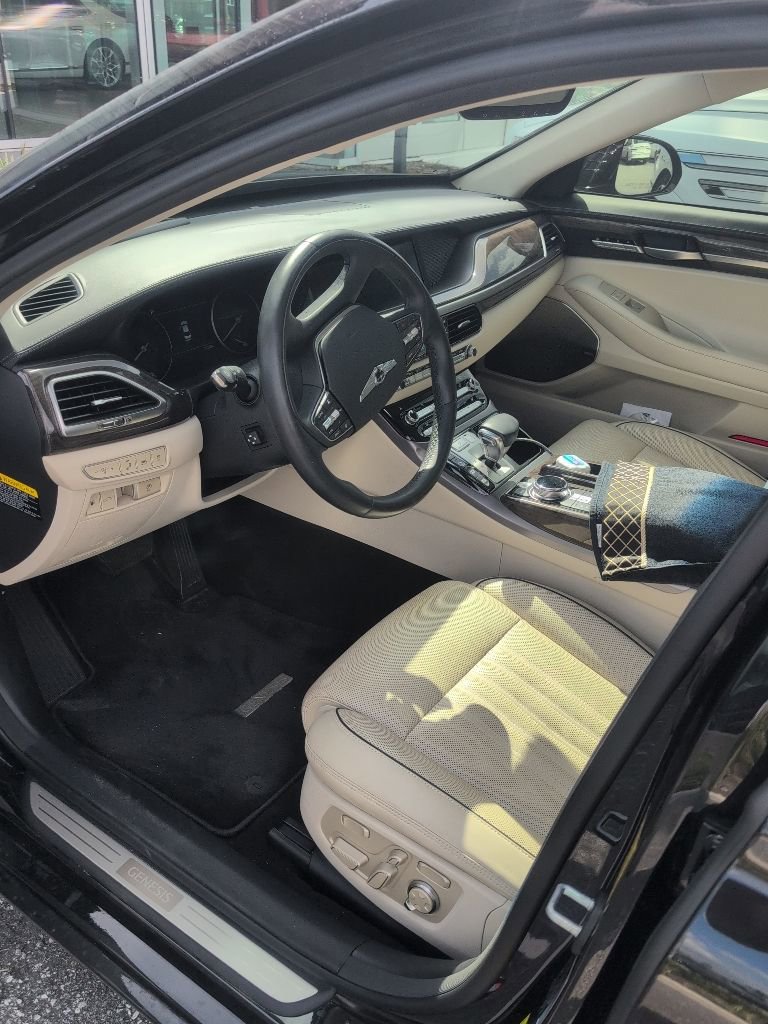 Used 2019 Genesis G90 5.0 Ultimate RWD image 4