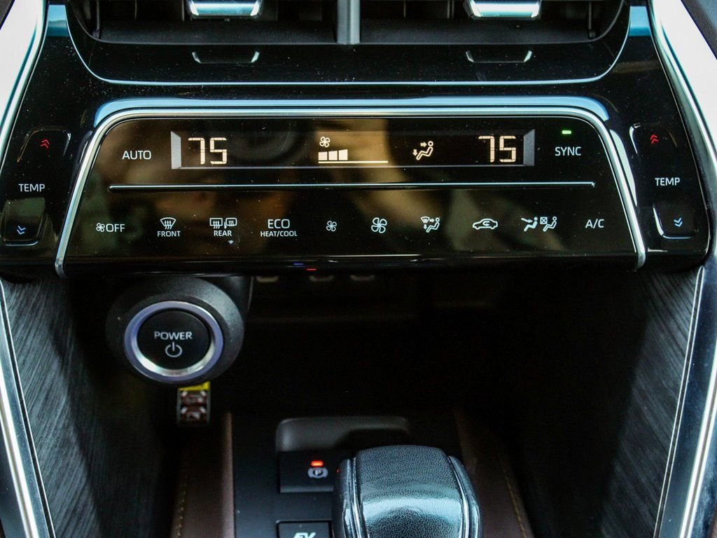 Used 2023 Toyota Venza XLE image 21