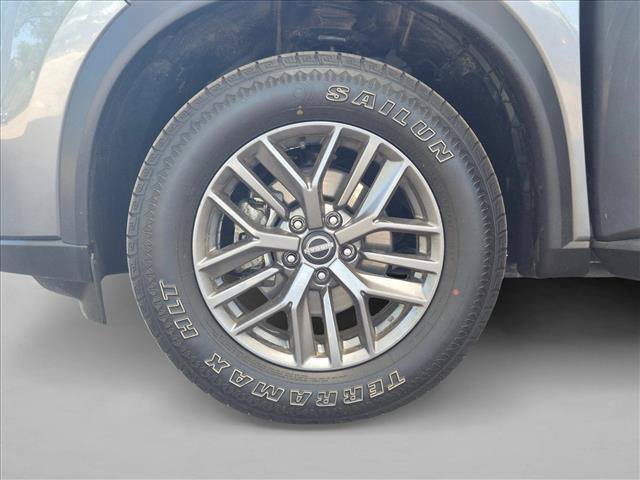 Used 2024 Nissan Rogue S AWD/4WD image 23