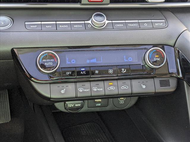 Used 2024 Hyundai Elantra Limited image 16