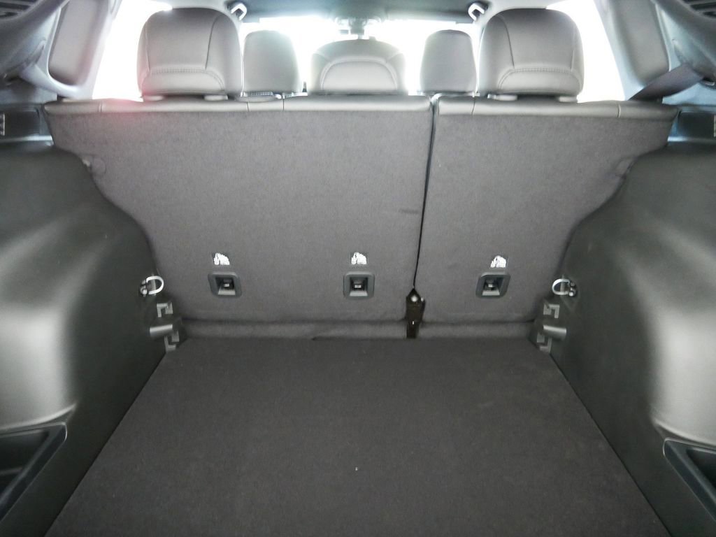 Used 2024 Jeep Compass Latitude image 25