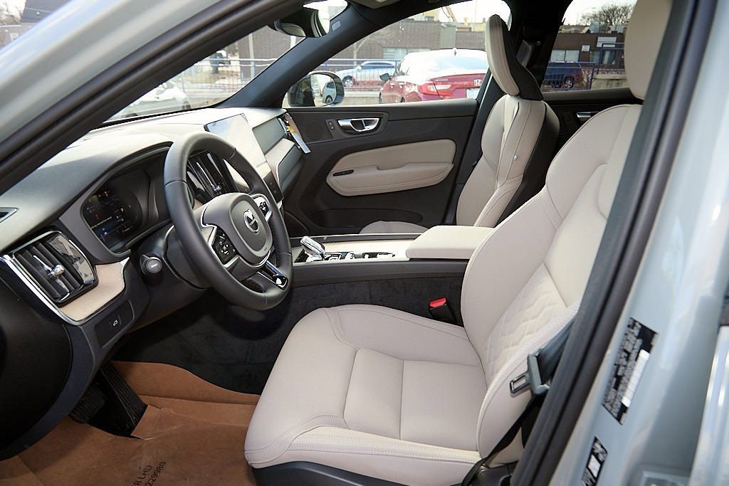 New 2026 Volvo XC60 B5 Core image 14