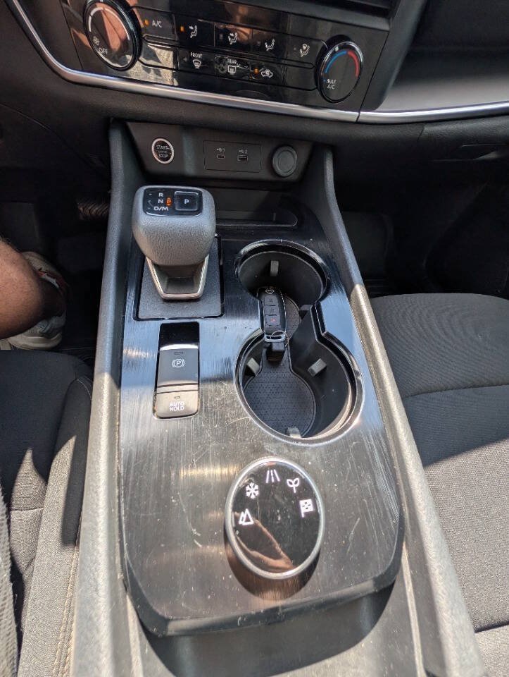 Used 2023 Nissan Rogue S AWD/4WD image 8