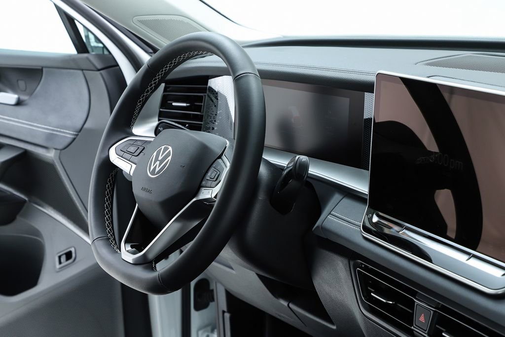 New 2026 Volkswagen Tiguan SE image 74