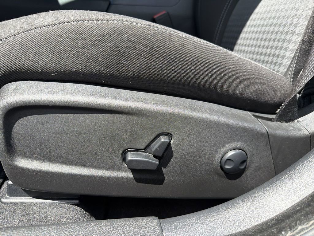 Used 2023 Dodge Charger SXT w/ Blacktop Package image 14