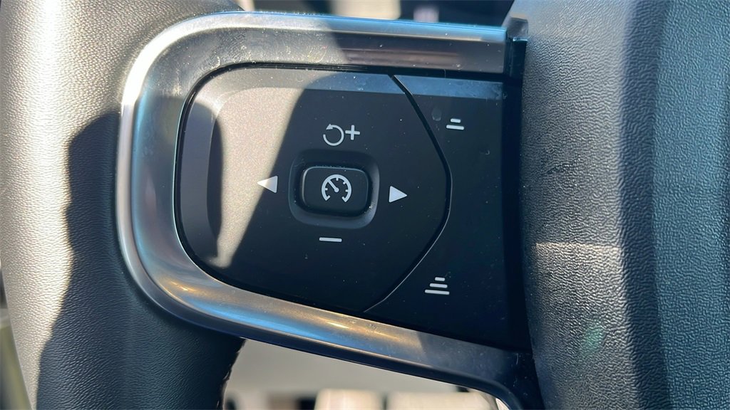 Certified 2025 Volvo XC40 B5 Plus image 32