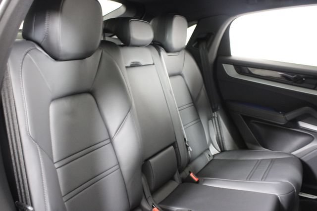 Certified 2026 Porsche Cayenne Coupe AWD/4WD image 23