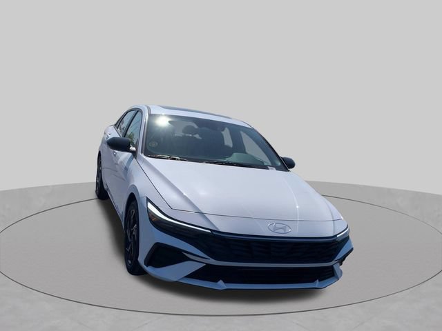 New 2026 Hyundai Elantra SEL Sport FWD image 2