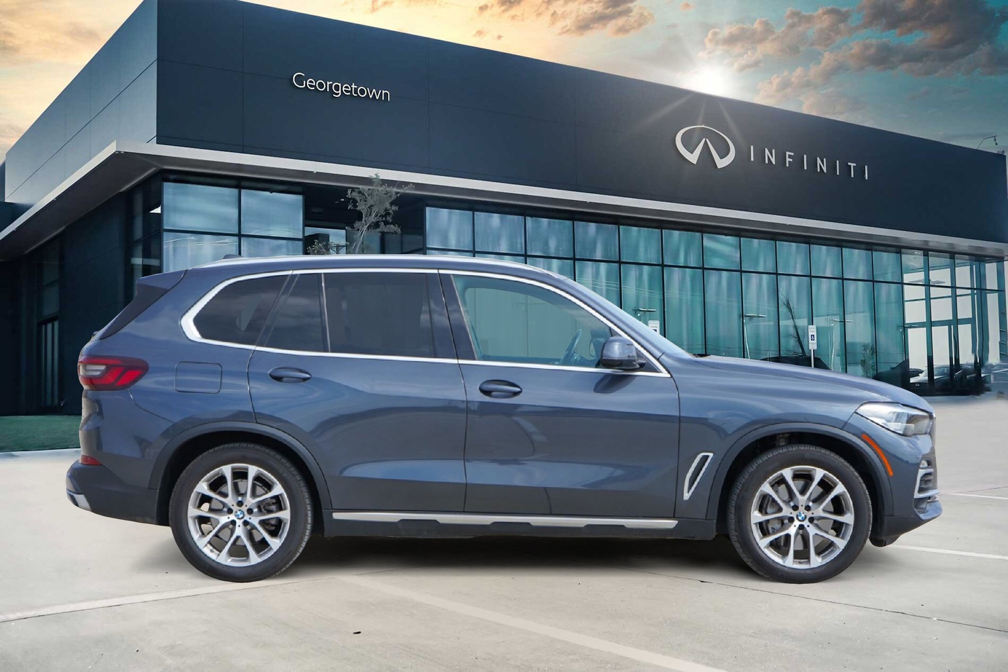 Used 2021 BMW X5 xDrive45e w/ Premium Package 2 image 3