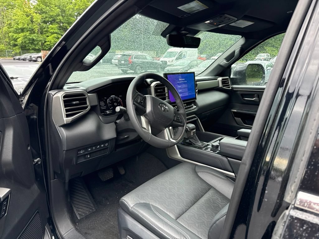 Used 2025 Toyota Tundra Limited AWD/4WD image 9