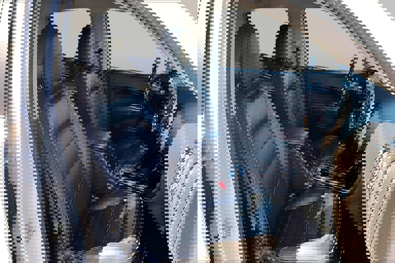 Used 2018 GMC Canyon Denali image 7