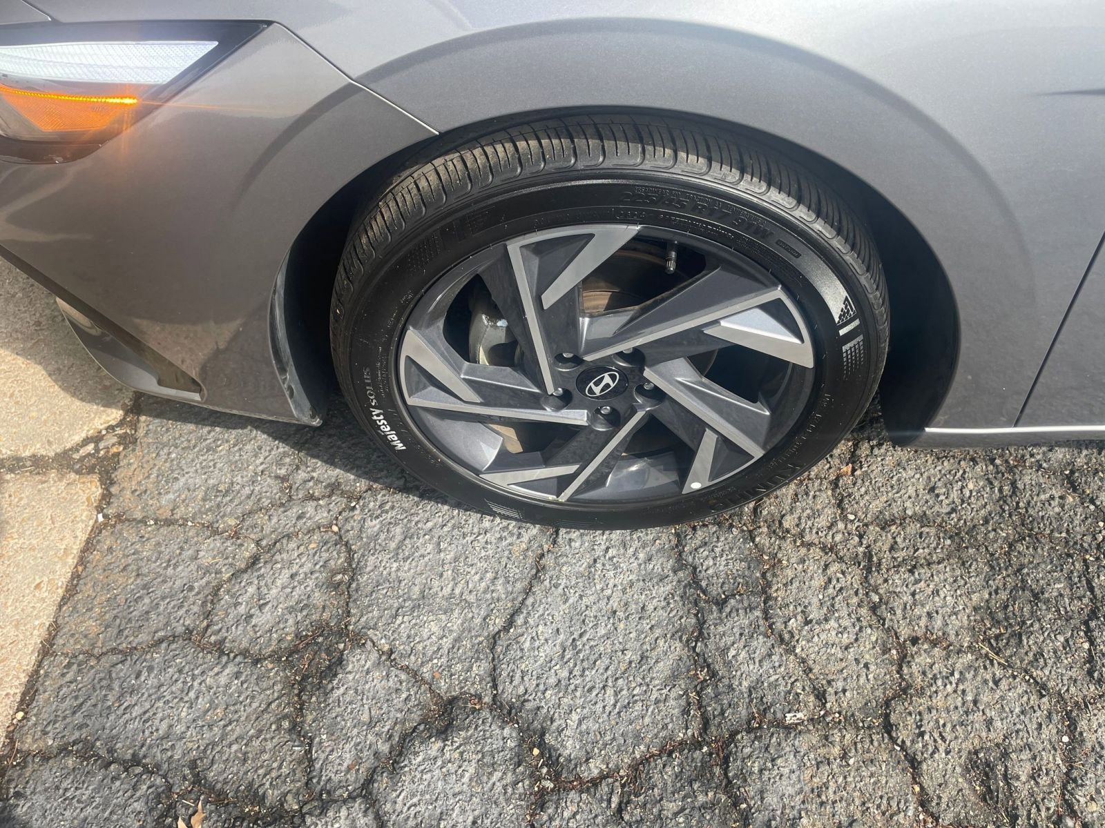 Used 2025 Hyundai Elantra SEL image 30