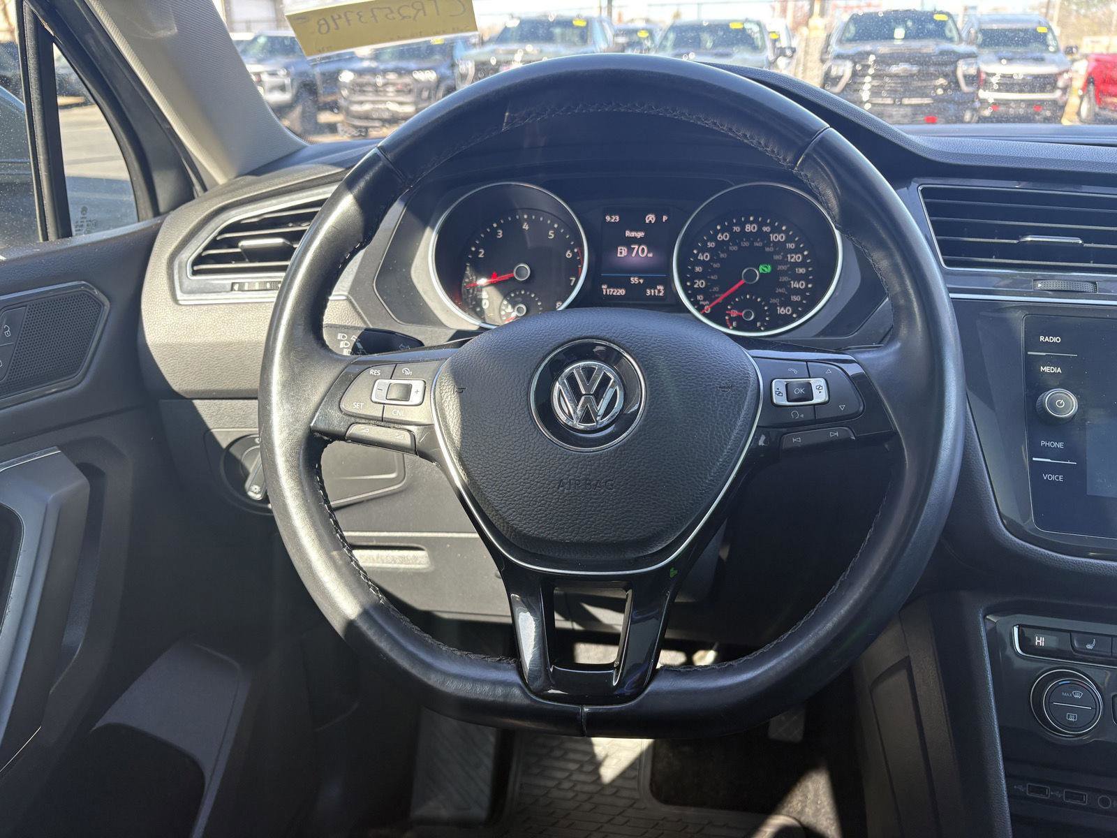 Used 2018 Volkswagen Tiguan SE w/ Panoramic Sunroof Package AWD/4WD image 14