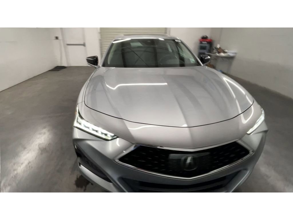 Used 2022 Acura TLX w/ Technology Package image 3