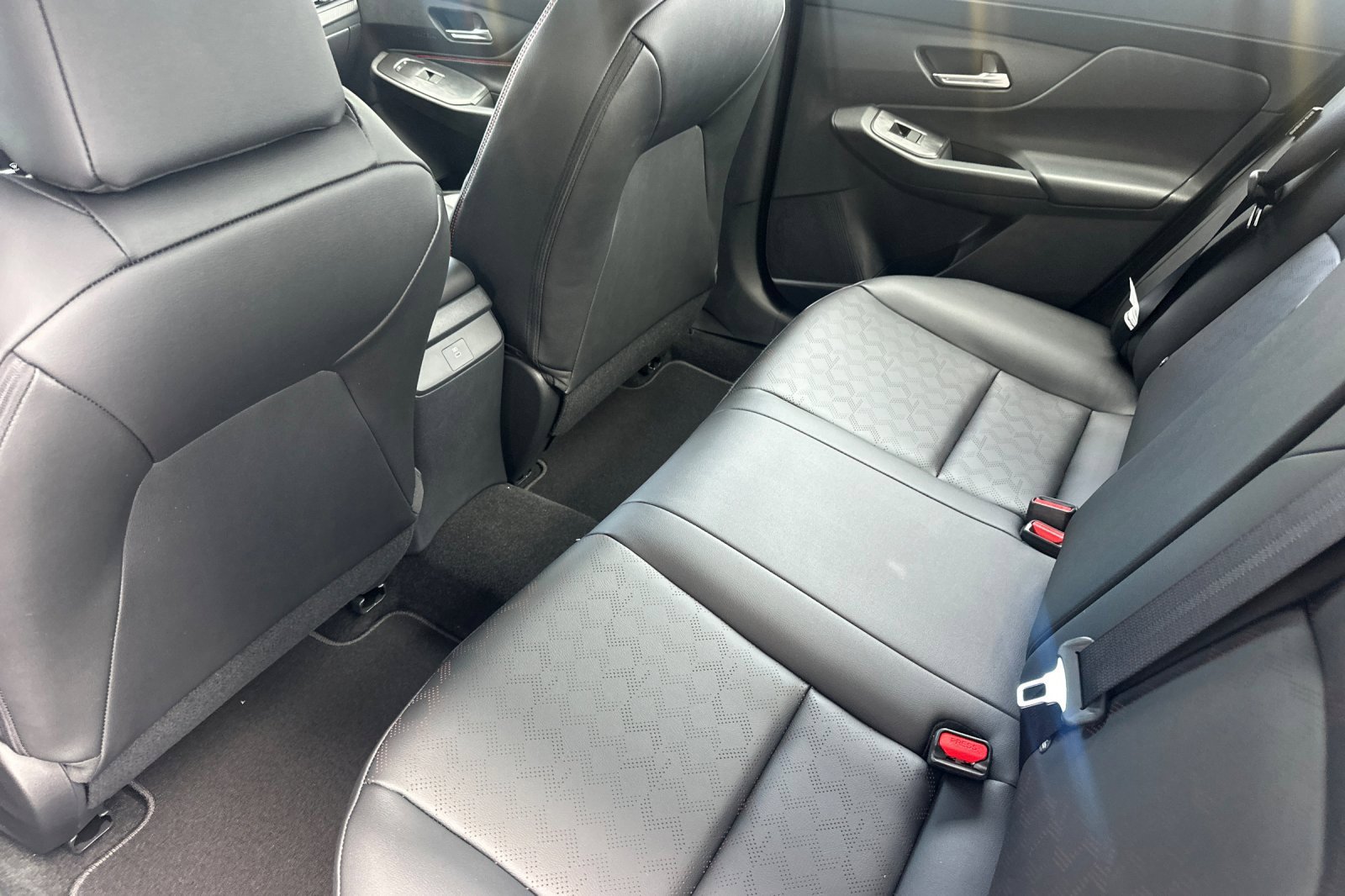 New 2027 Nissan Sentra SR w/ SR Premium Package FWD image 14