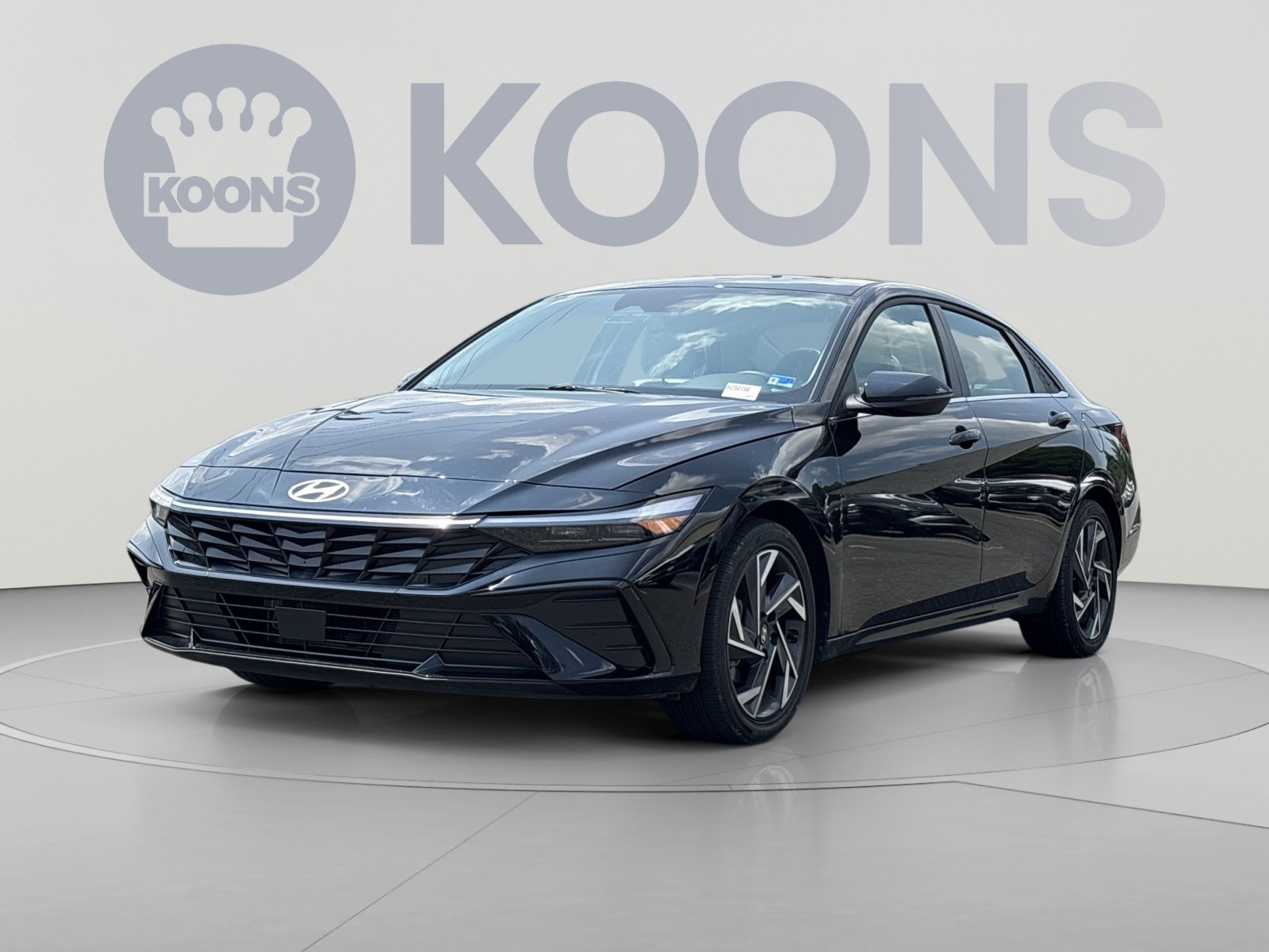Used 2025 Hyundai Elantra Limited FWD image 1