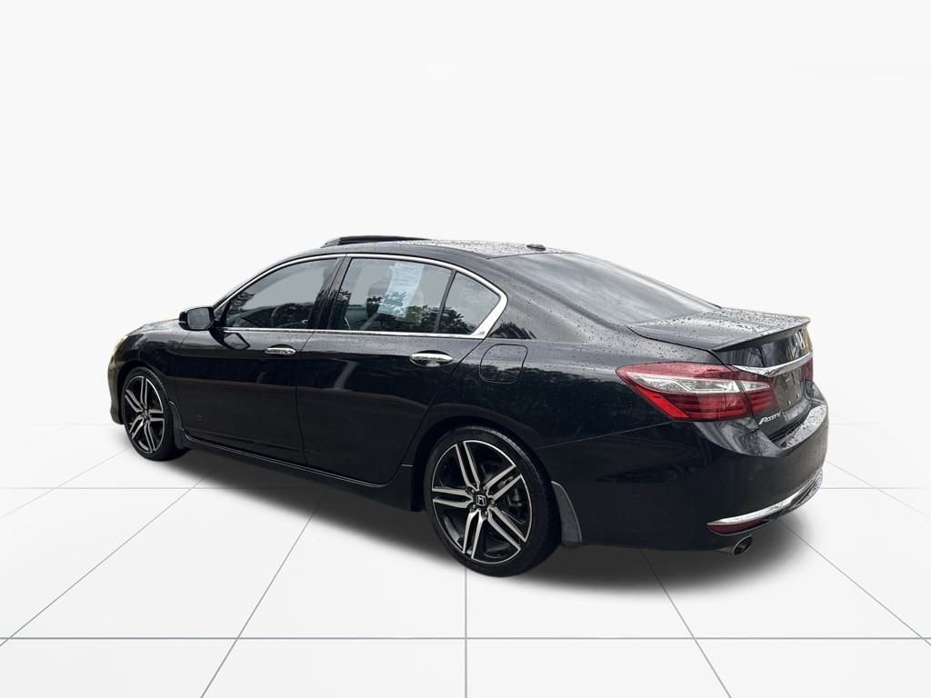 Used 2016 Honda Accord Touring image 6
